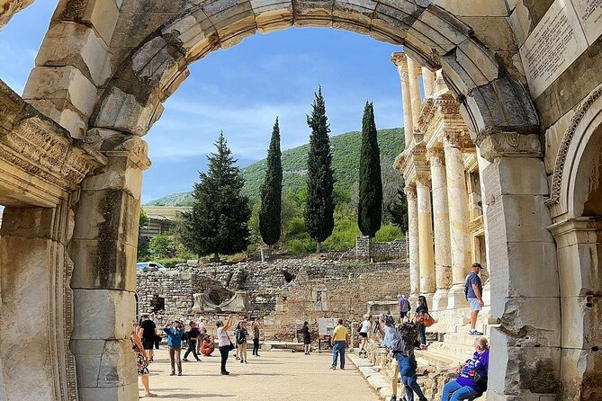 Economic Explorer Ephesus Tour - Taking a proper lunch break in Selçuk