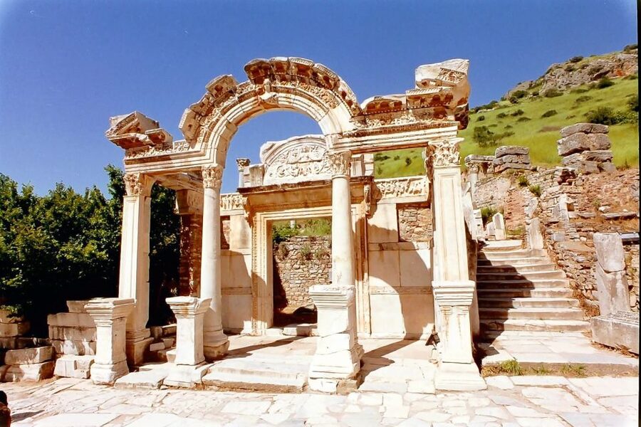 Ephesus: House of Virgin Marry & Artemis w Lunch & Ticket - The House of the Virgin Mary: A Sacred Hilltop Stop