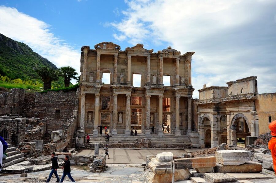 From Izmir: Full-Day Ephesus Tour with Lunch - Artemis is a brief stop, not a second Ephesus