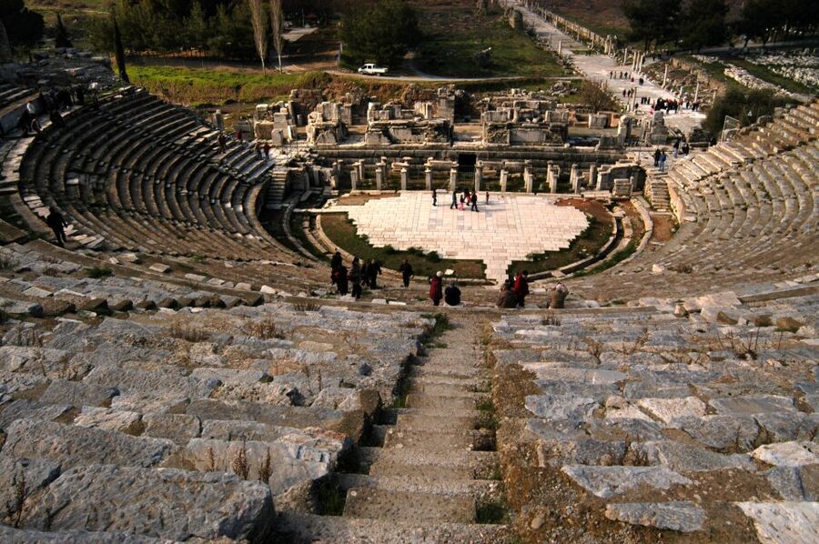 From Izmir: Guided Tour of the Ancient City of Ephesus - The road from Izmir to Ephesus