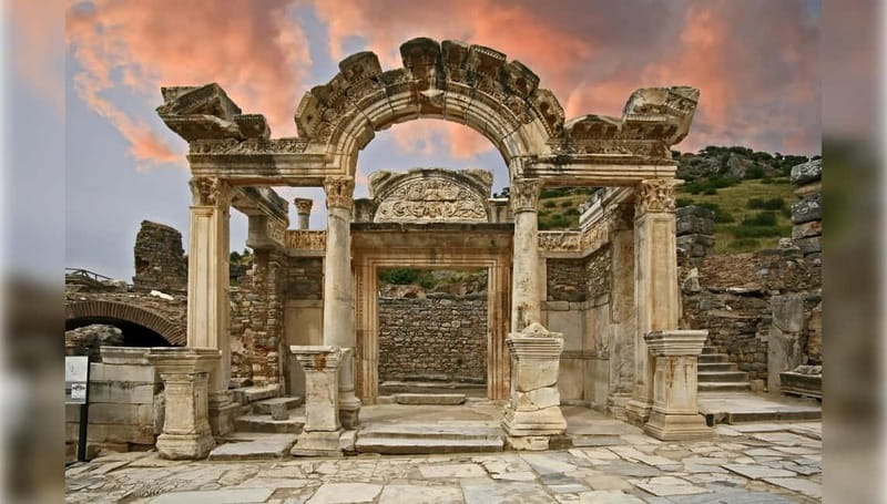 From Kusadasi: Ephesus Highlights Tour for Cruise Customers - Guide, group size and the feel of the day