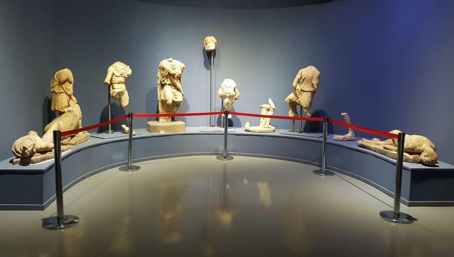 From Kusadasi Port: Best of Ephesus Tour (Skip-the-line) - Lunch in Selçuk, then the Artemis site