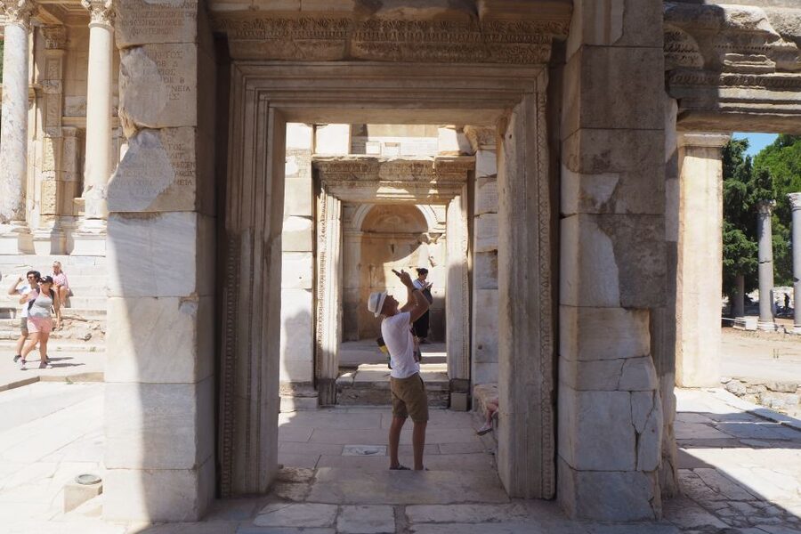 From Kusadasi Port: Ephesus Full-Day Private Trip - Terrace Houses and the details underfoot