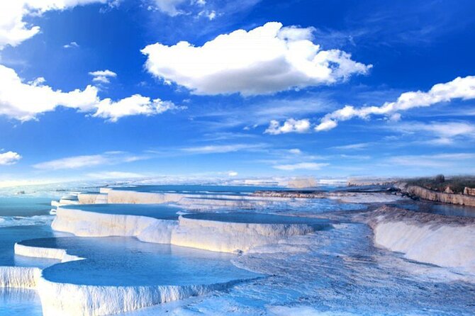 Full-day Private Pamukkale Tour from Kusadasi with Lunch - A lake view to finish the Pamukkale visit