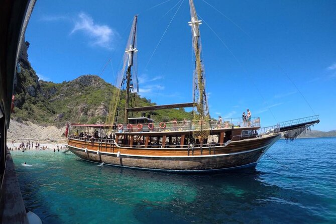 Kusadasi Boat Trip With Lunch And Hotel Transfer - A longer stop opposite Samos