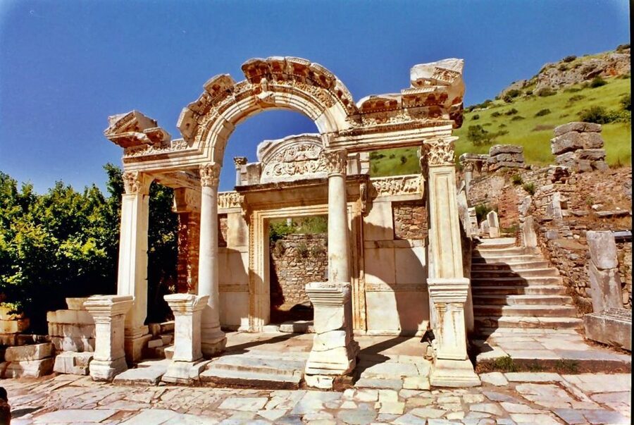 Kusadasi: Ephesus Small Group Tour - Temple of Artemis: a short stop with a long legacy