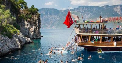 Full-Day Boat Cruise w/ Lunch & Hotel Pickup