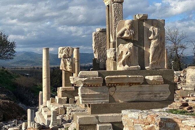 LESS Walking Tour : Private Ephesus, House of Virgin Mary, Temple - Meeting your guide at Kuşadası Port