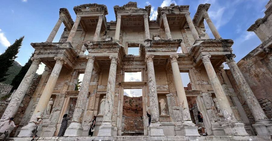 Private Halfday Ephesus Tour with Temple of Artemis Tour - Read Ephesus through its public buildings